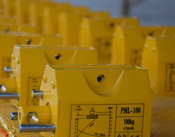 成華磁力吊起重器半成品一角